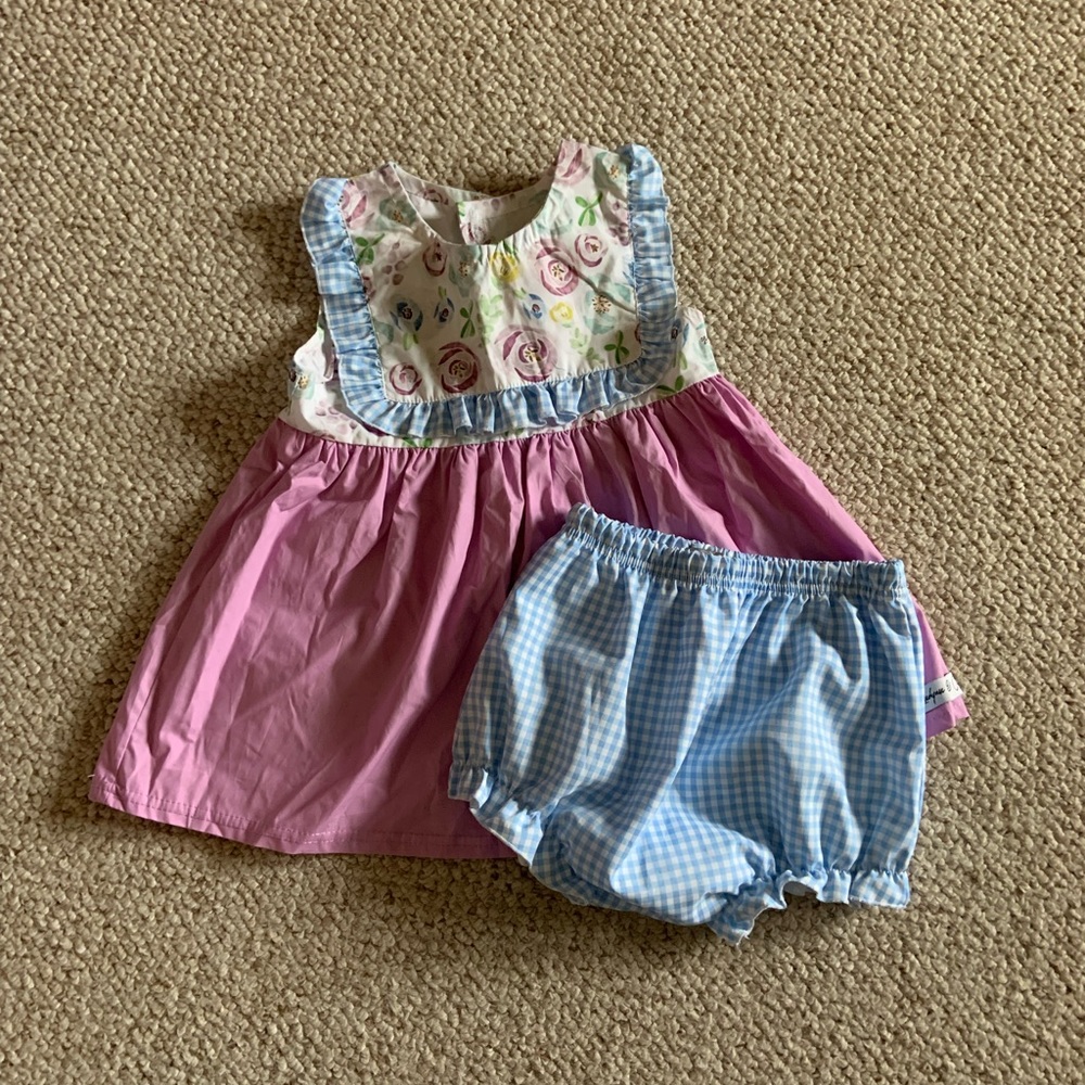 Dress & Bloomers, Smoke Free Home